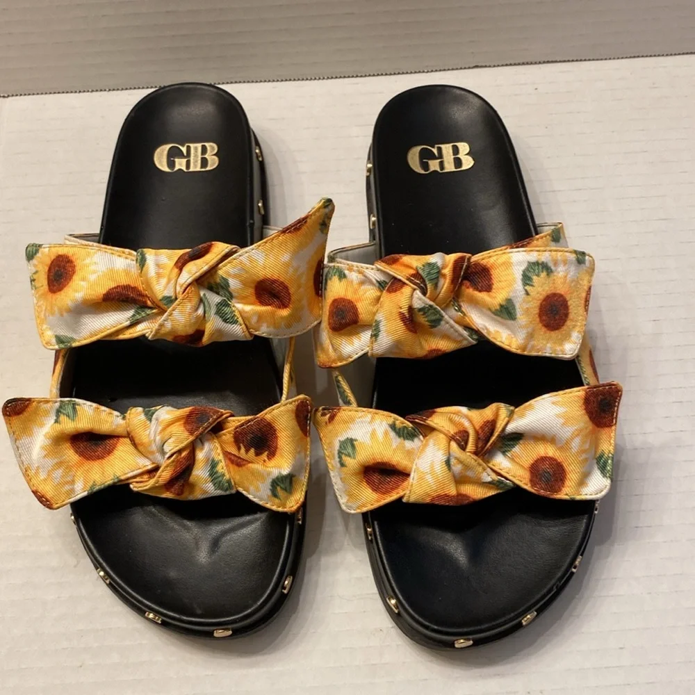GB Peace Out Sunflower Bow Studded Detail Sandals/Slip-on Womens Sz-7 - Picture 2 of 7